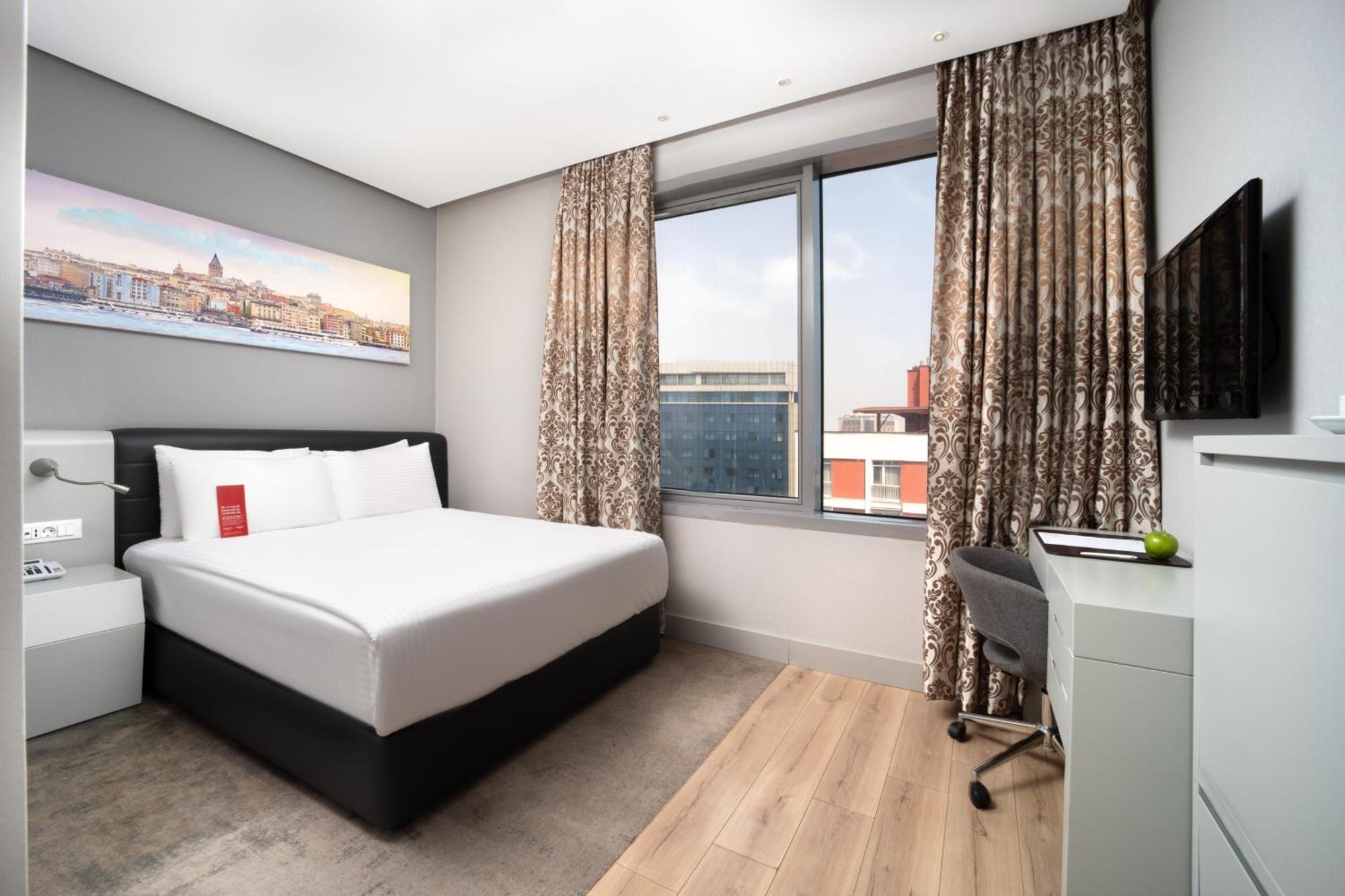 Отель Ramada Plaza By Wyndham Istanbul Atakoy Экстерьер фото