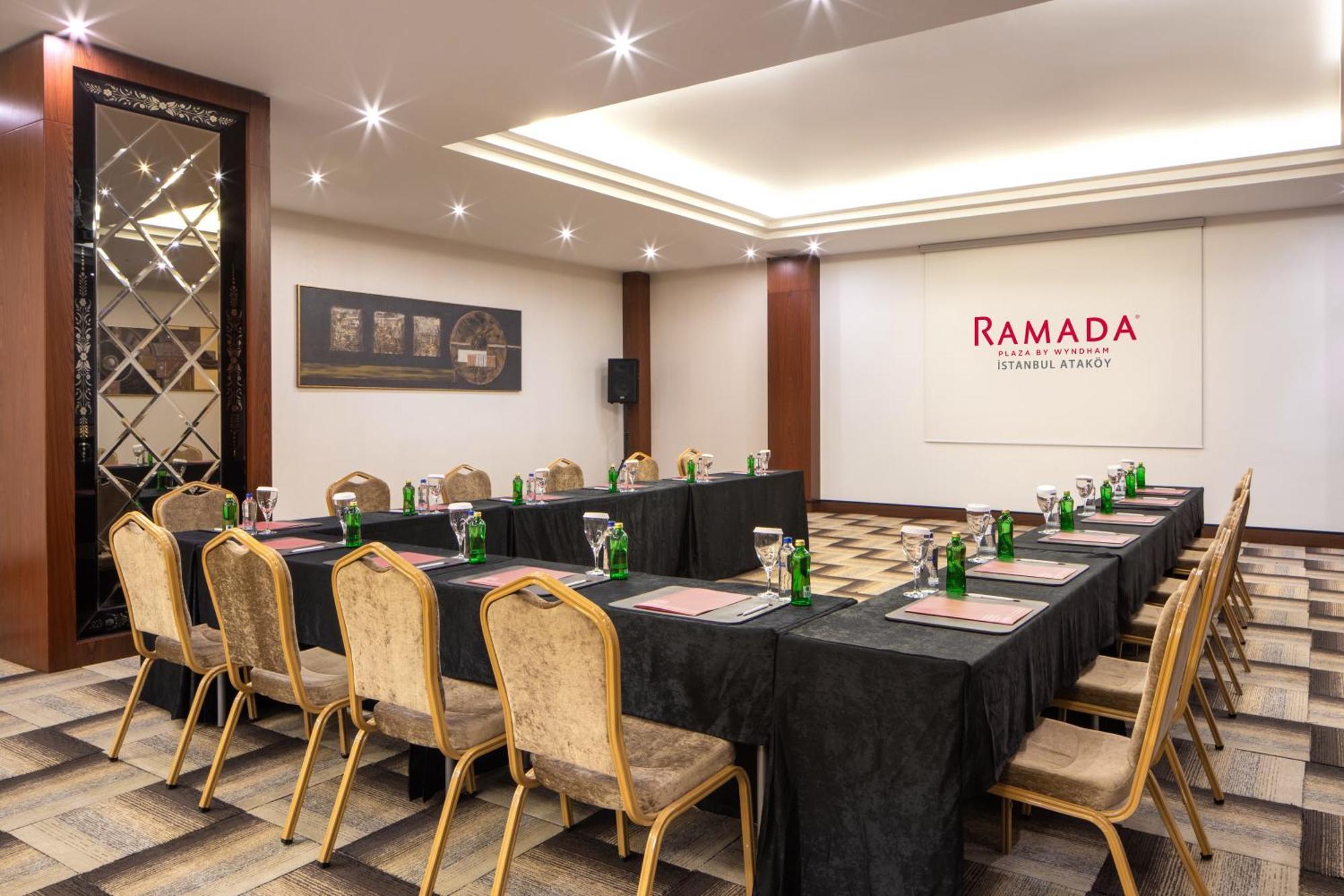 Отель Ramada Plaza By Wyndham Istanbul Atakoy Экстерьер фото