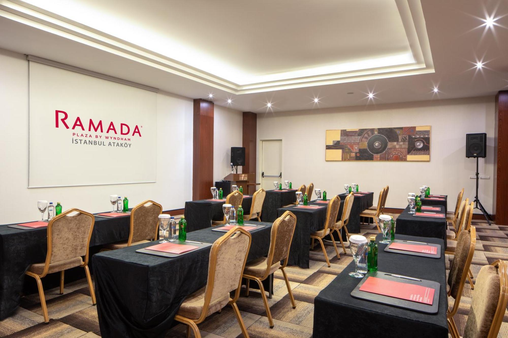 Отель Ramada Plaza By Wyndham Istanbul Atakoy Экстерьер фото
