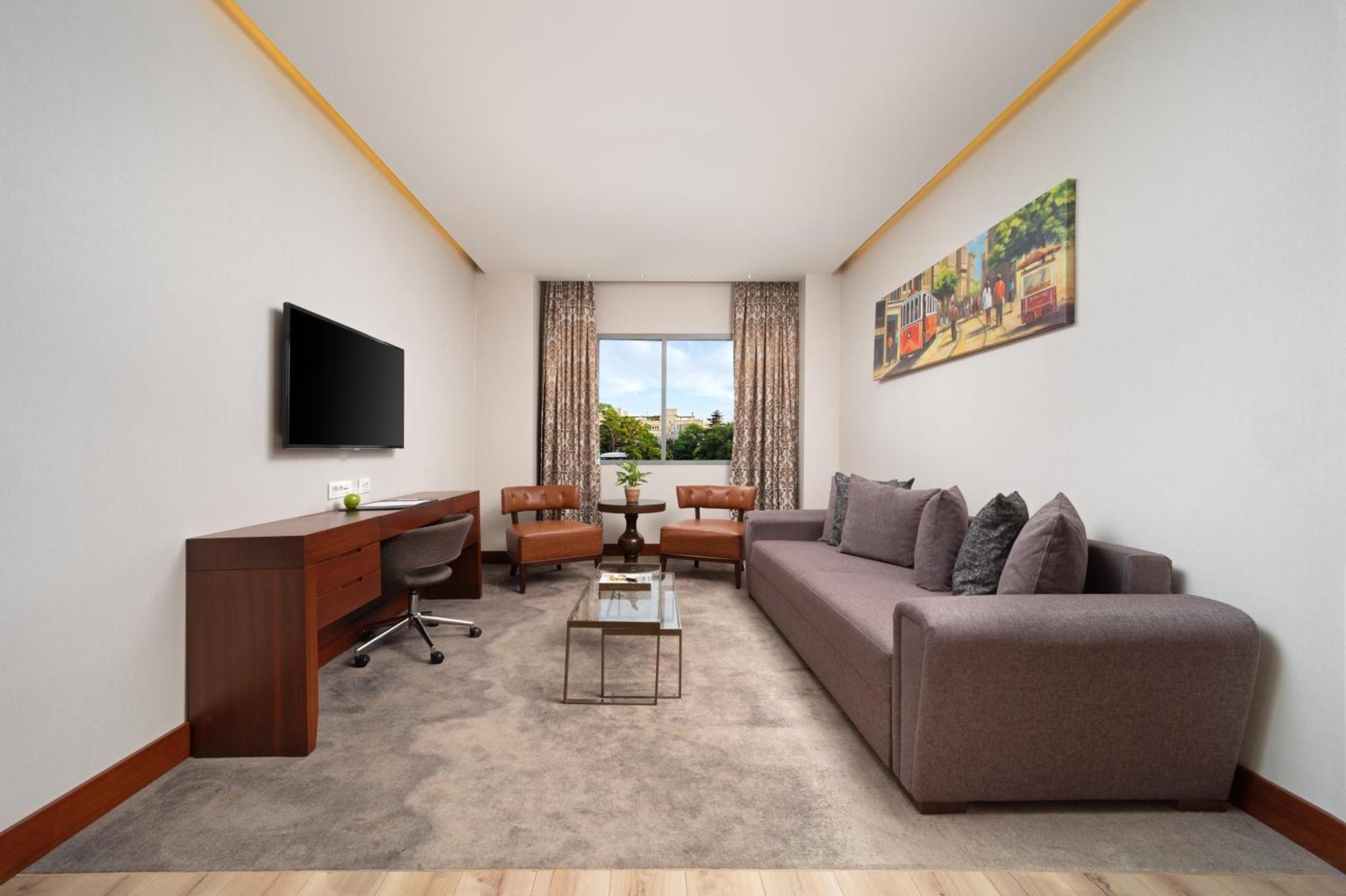 Отель Ramada Plaza By Wyndham Istanbul Atakoy Экстерьер фото