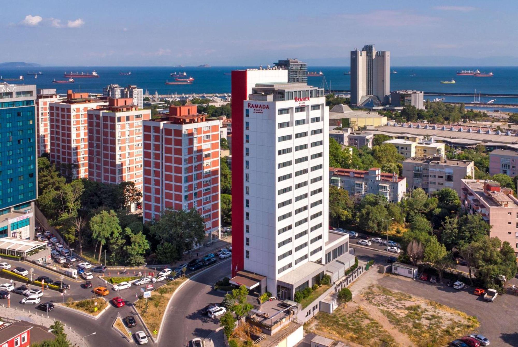 Отель Ramada Plaza By Wyndham Istanbul Atakoy Экстерьер фото